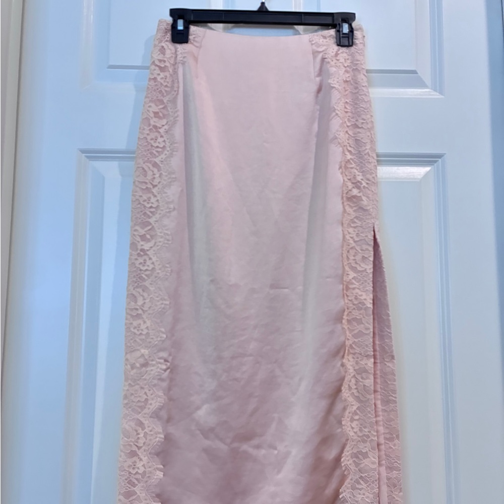Elegant Blush‎ Pink Lace Trim Split Midi Silky Pencil Skirt